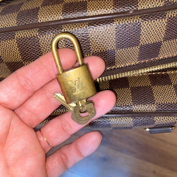 LOUIS VUITTON NOLITA BAG - Picture 5 of 12